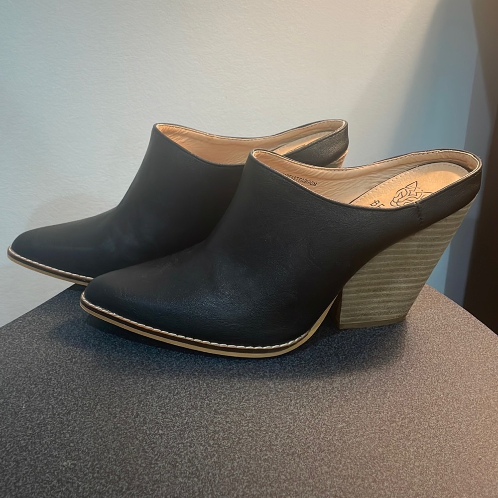 NWOT Beast Booties Size 8